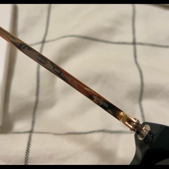 Gentle Monster MERLYNN 01 Black Sunglasses - Picture 4 of 5